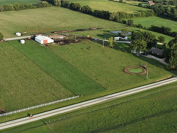 3rd image of 447 SW County Road O