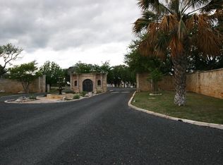 820 San Juan St S, Kerrville, TX 78028