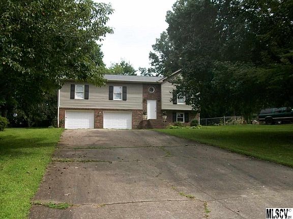 2nd image of 3336 Peachtree Pl