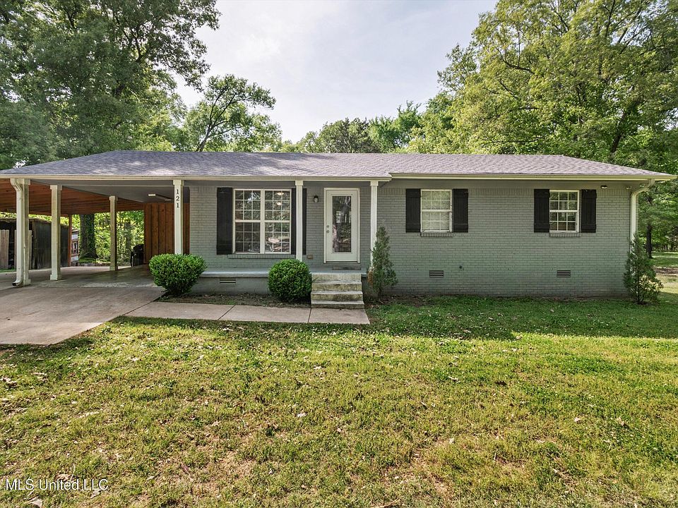 1st image of 121 Carol Ln