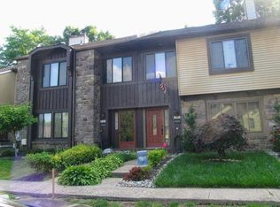 2152 Bromley Cmn, Holland, PA 18966