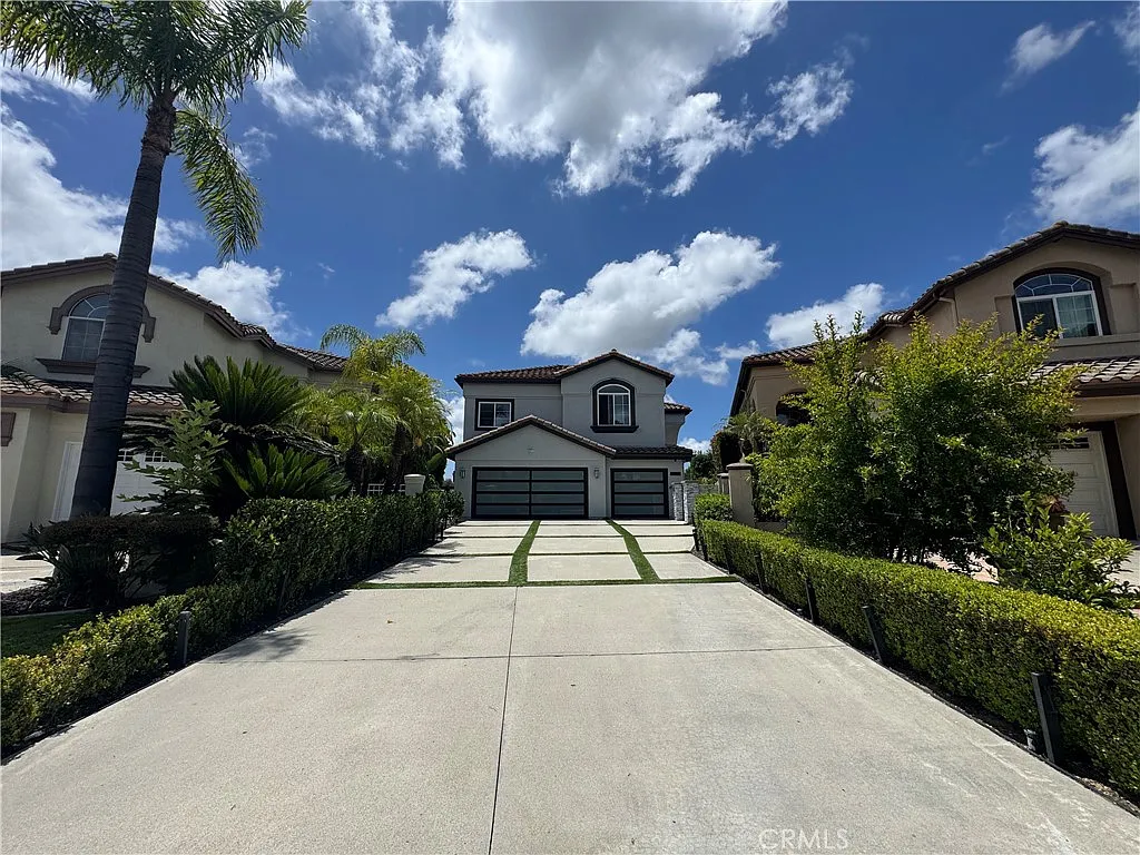 5 bed, 4000 sqft, $10,500 — Photo 2