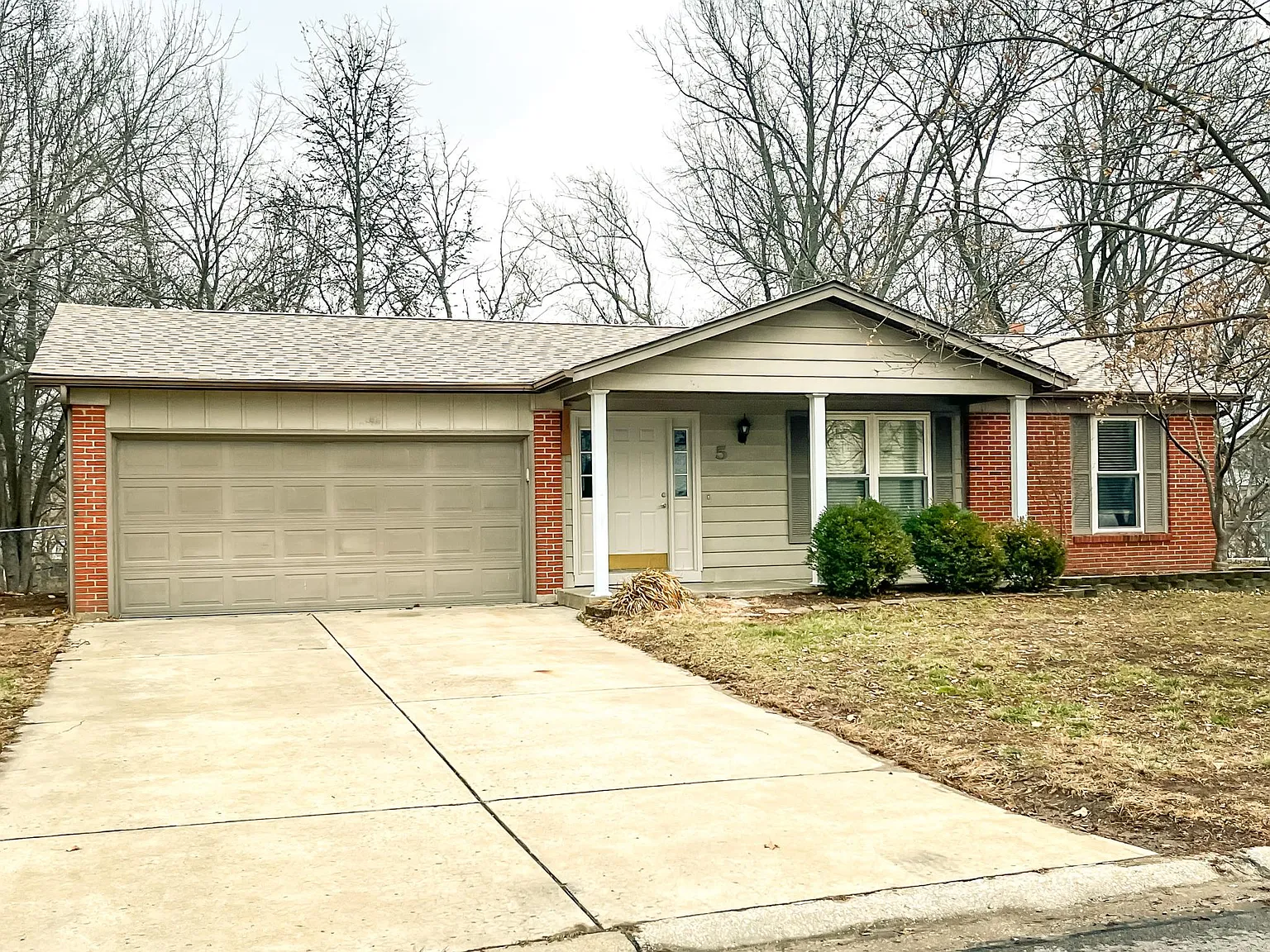 4 bed, 2401 sqft, $2,500 — Photo 1