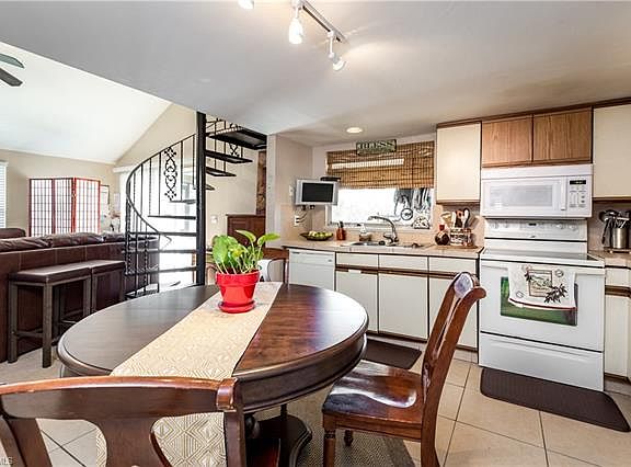 4th image of 157/159 Crown Dr