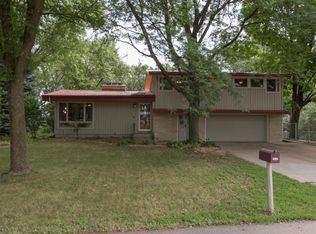 2430 Riverview Heights Dr NE, Rochester, MN 55906