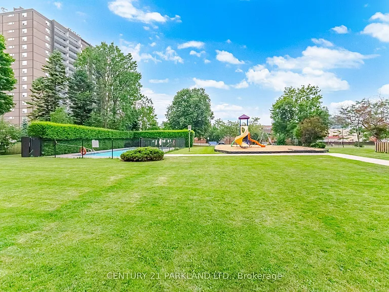 2721 Victoria Park Ave #203 — Photo 35