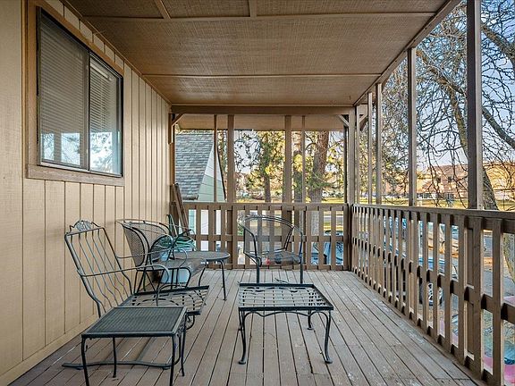 5th image of 624 Union St