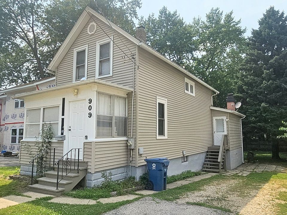 1st image of 909 E Lake St