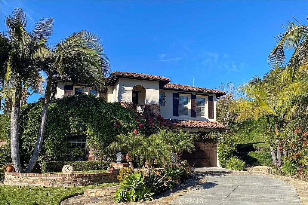 5 bed, 4.5 bath, 3912 sqft, $15,500 — Photo 2