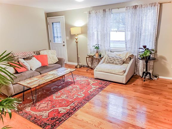 Brand New Hardwood Floors!