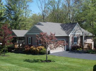 229 Woodloch Dr, Hawley, PA 18428