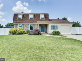 725 Eden Ln, Somerdale, NJ 08083