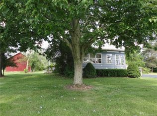 6244 Crosby Rd, Lockport, NY 14094