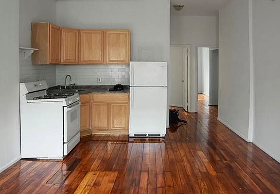 2nd image of 728 Halsey St #3