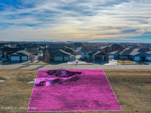 8th St W, Dickinson, ND 58601