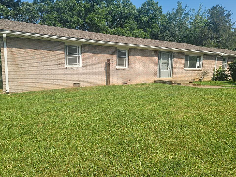 1st image of 1018 Ross Ln