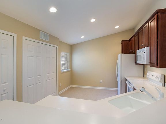 5th image of 6703 White Blossom Cir