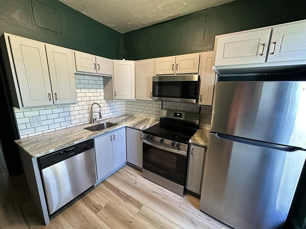 307 W Plymouth Ave — Photo 4