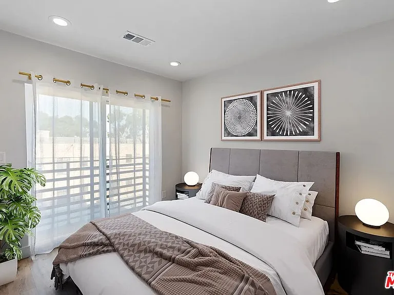 1724 Menlo Ave #1/2 — Photo 8