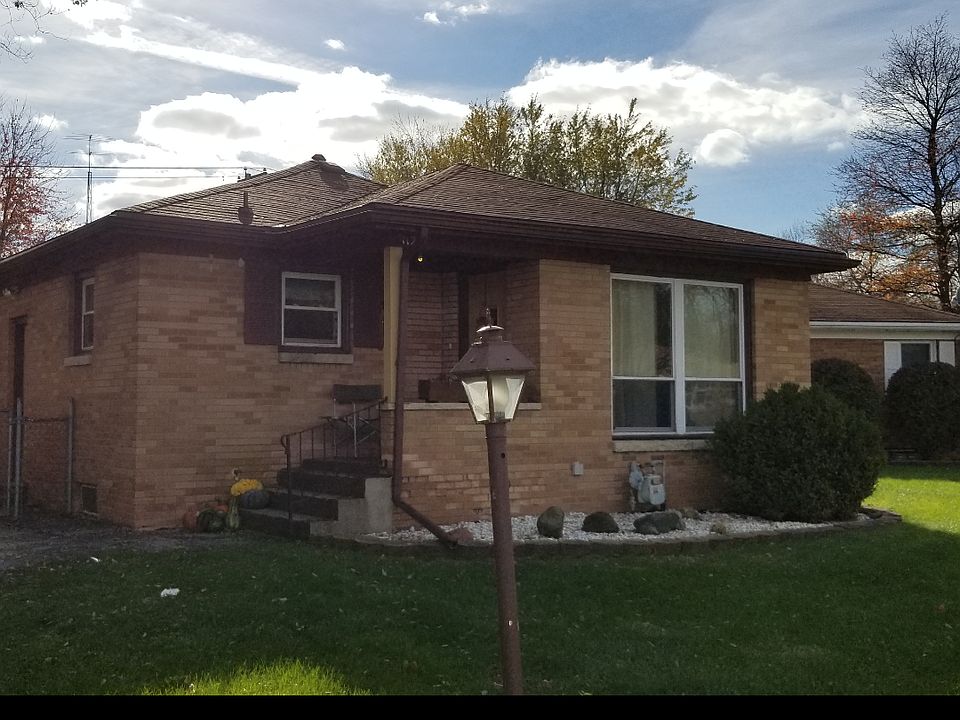 2nd image of 1124 Riverlane Dr