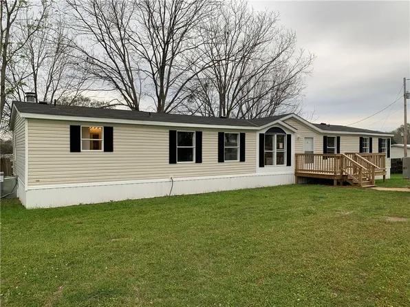 26 McLendon Rd, Fort Mitchell, AL 36856