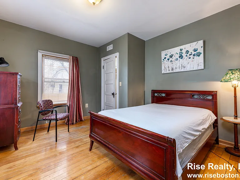 17 Holman St #2 — Photo 2