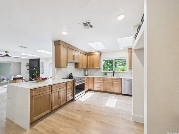 226 Gardenview, Castle Hills, TX 78213