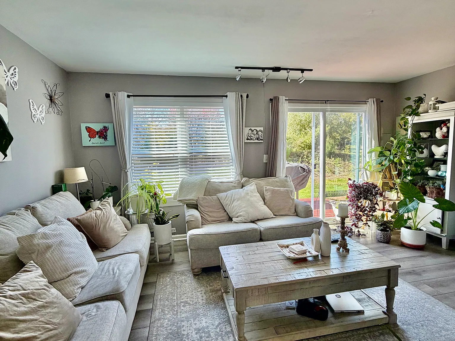 2 bed, 1.5 bath, 1008 sqft, $2,000 — Photo 3