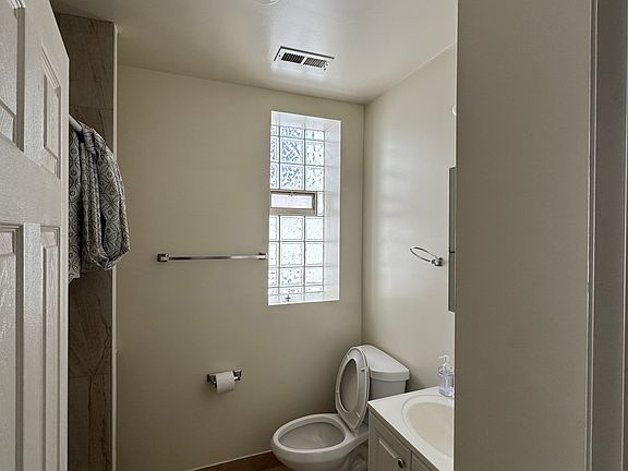3rd image of 4431 S Marshfield Ave #3-F