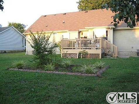 5th image of 303 Vernon Traylor Dr