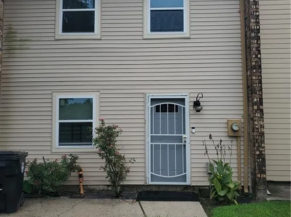 5044 Westlake Dr, New Orleans, LA 70126