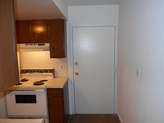 3rd image of 810 E Turner St #4