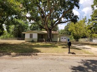 2115 14th St, Hempstead, TX 77445