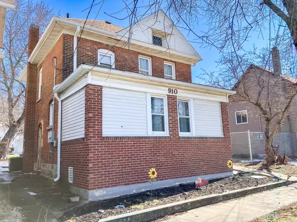 910 Main St, Savanna, IL 61074