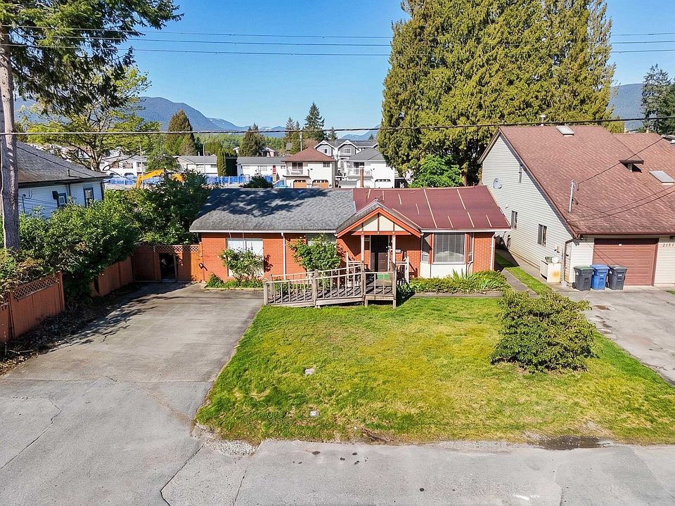 1st image of 2149 Grant Ave