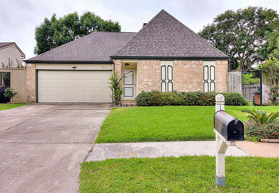 1st image of 11851 Oak Meadow Dr
