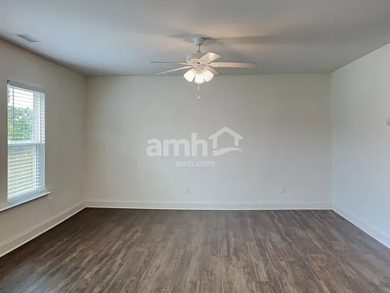 255 Plymouth Dr — Photo 6