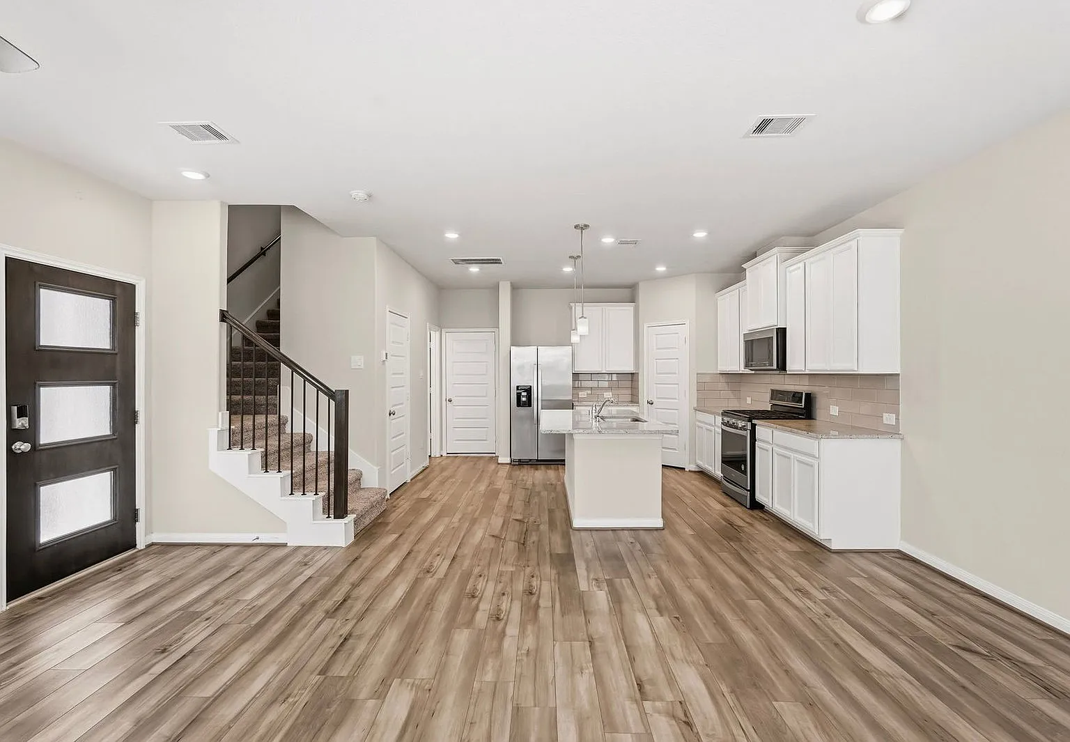 2 bed, 2.5 bath, 1579 sqft, $2,295 — Photo 4