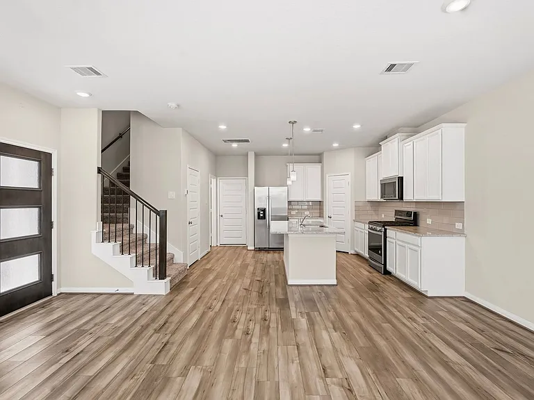 1516 Lakeline Oak Dr — Photo 4