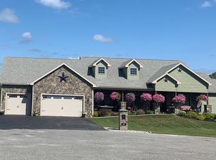 28 Diggers Ln, Richford, VT 05476