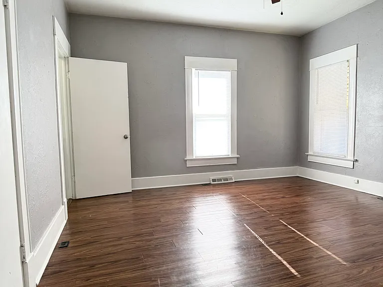 253 N Pennsylvania Ave — Photo 17