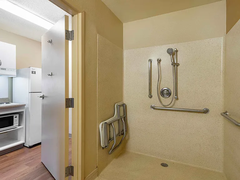Deluxe Studio - 2 Full Beds