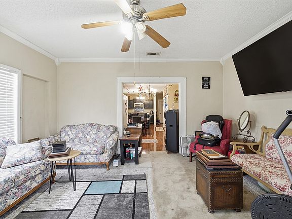 4th image of 2600 Homan Ave