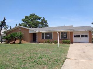 1008 W 9th St, Plainview, TX 79072