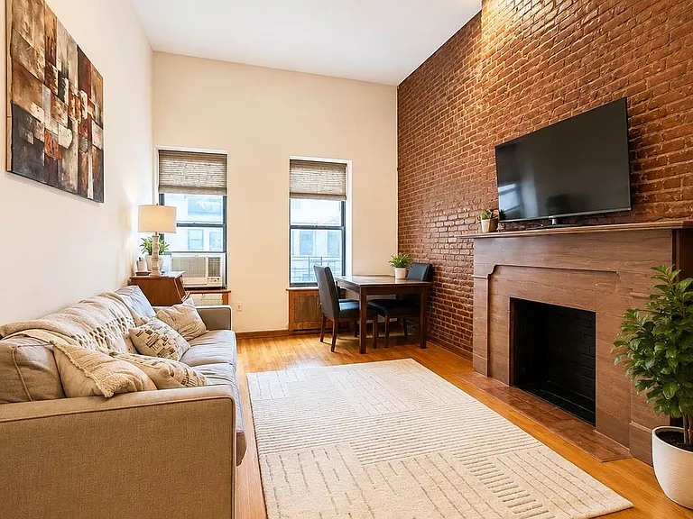 116 W 75th St #4 — Photo 3