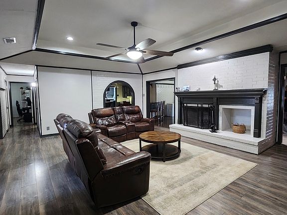 4th image of 3217 Colonel Cir