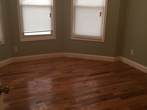 2nd image of 118 9th Ave W #1