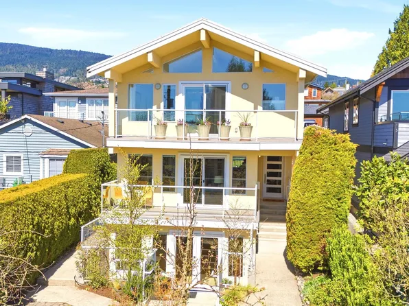 1181 Keith Rd, West Vancouver, BC V7T 1M7