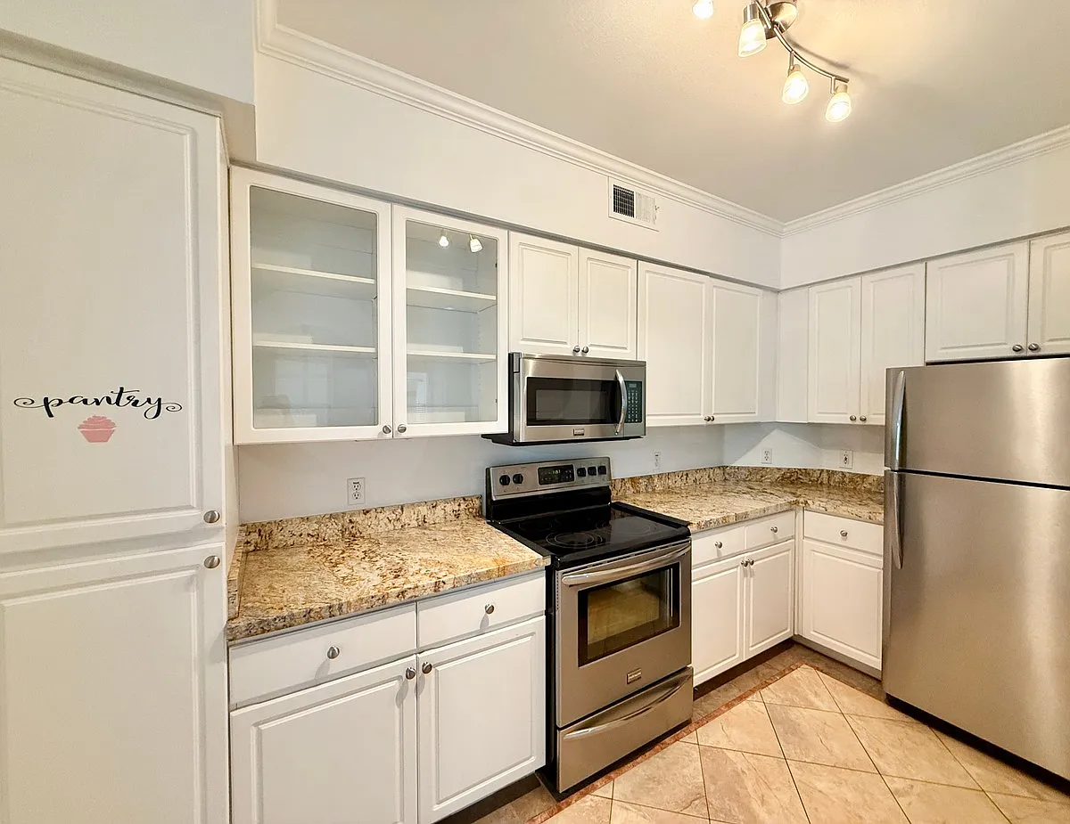 2 bed, 2.0 bath, 1135 sqft, $1,675 — Photo 4