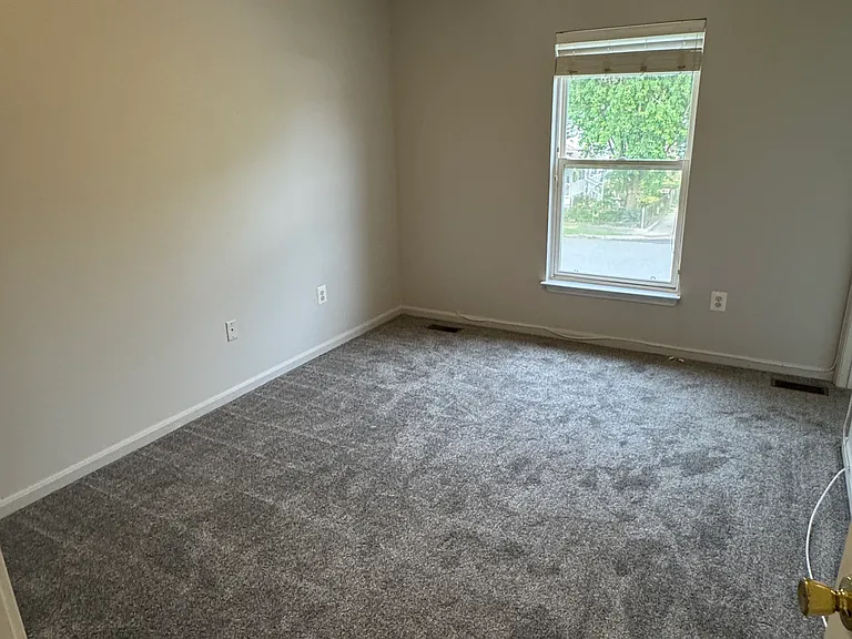 380 Center Deen Ave — Photo 8